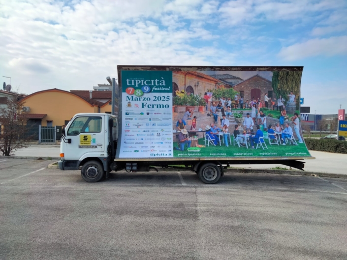 Camion Vela Fermo