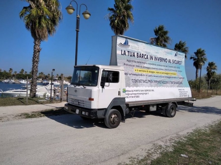 Camion Vela Numana
